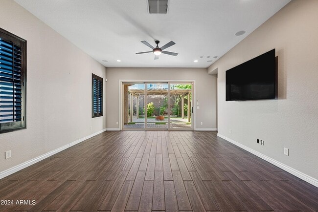 Building Photo - 3258 E Tina Dr