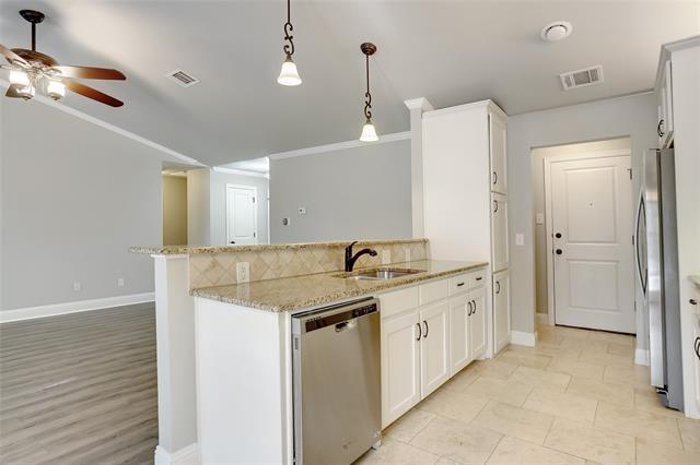 Building Photo - 110 Wildbriar St