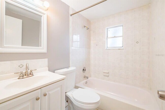 Building Photo - 2507 W Virginia Ave