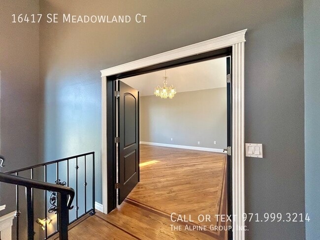 Building Photo - 16417 SE Meadowland Ct
