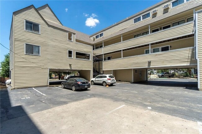 Building Photo - 2510 San Gabriel St