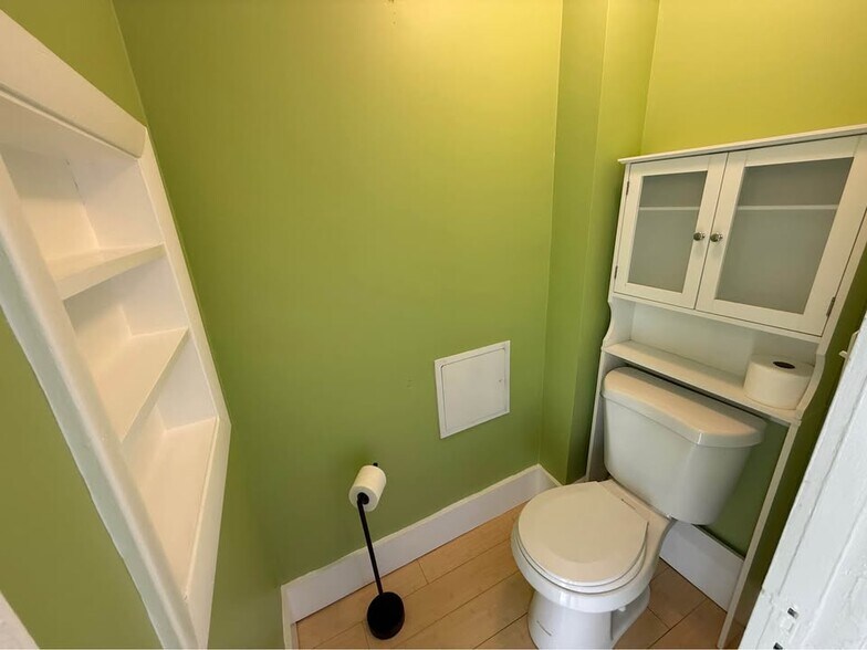 Building Photo - 439 Essex St