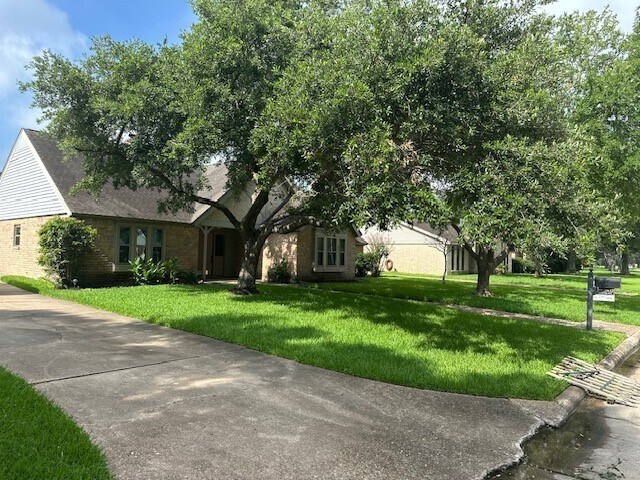 Building Photo - 18015 Heaton Dr