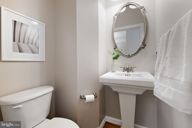 Building Photo - 7996 Reserve Way