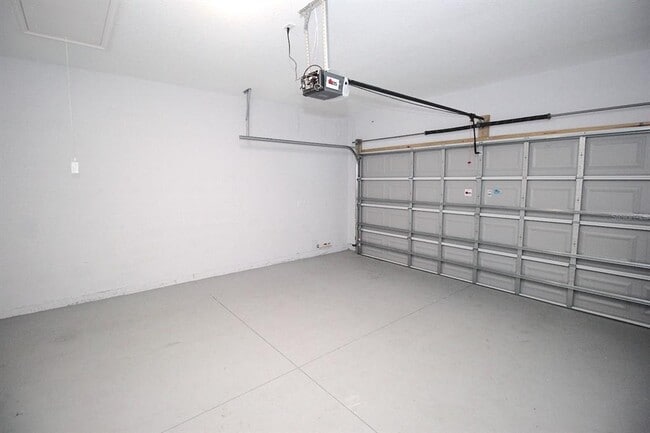 Building Photo - 23 Empress Ln