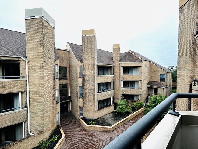 Building Photo - 5200 Weslayan St