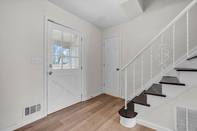 Building Photo - Newly Renovated 4-Bedroom Home with Pool i...