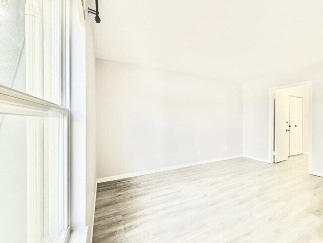 Building Photo - 1799 N Highland Ave