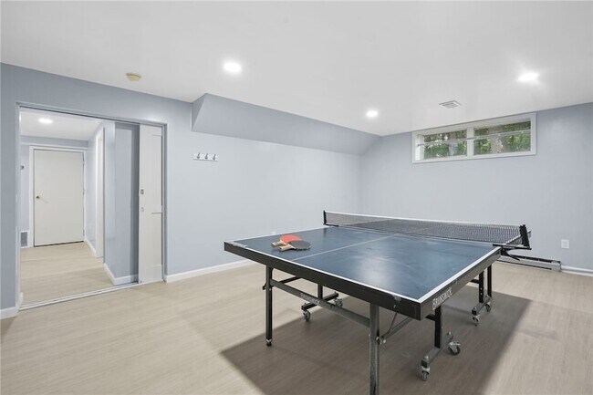 Building Photo - 318 Blackstone Ave