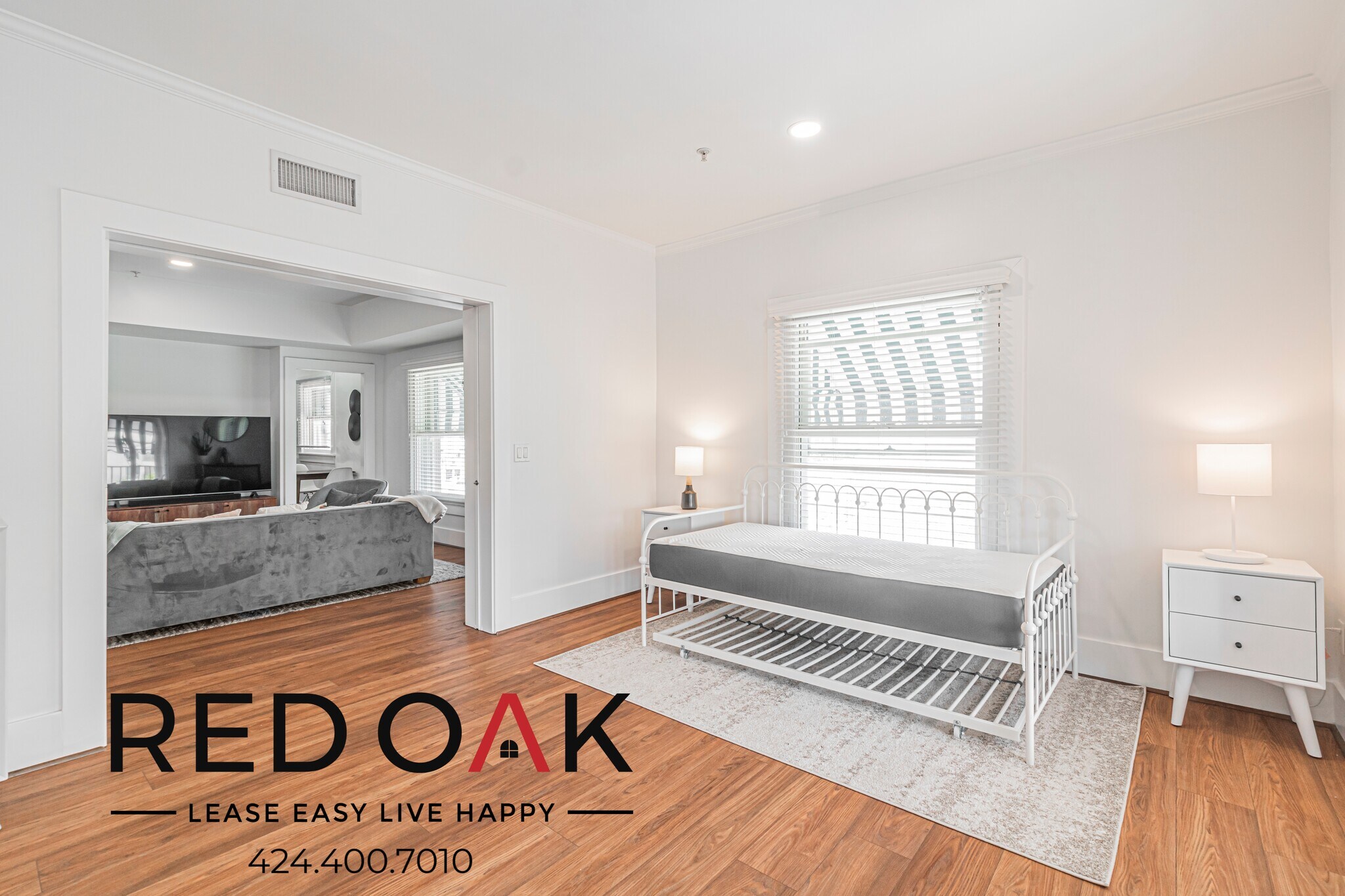 Building Photo - 6533 Hollywood Blvd