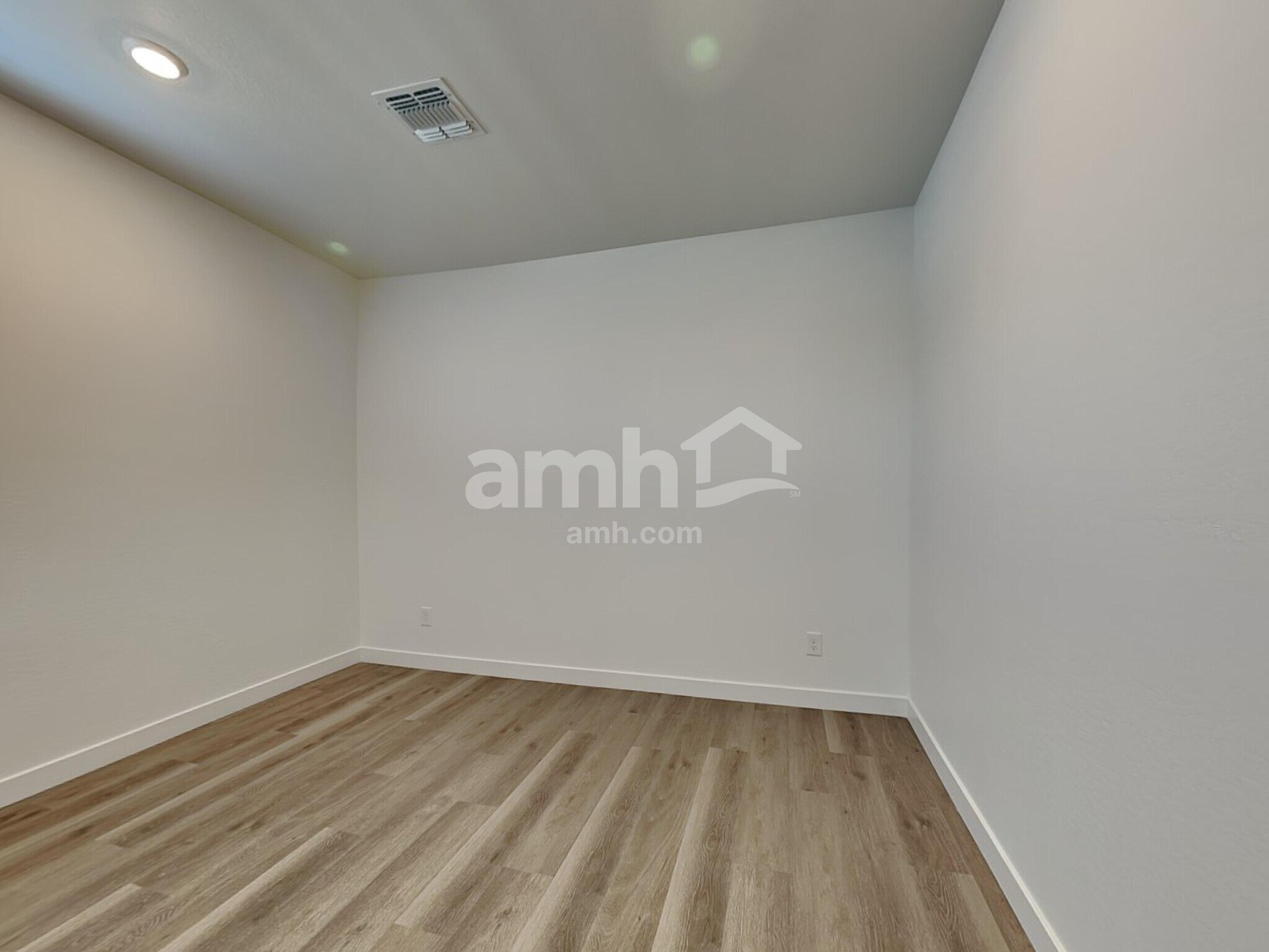 Building Photo - 20177 W Thomas Rd