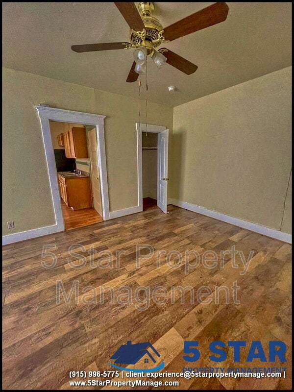 Building Photo - 2526 Yandell Dr