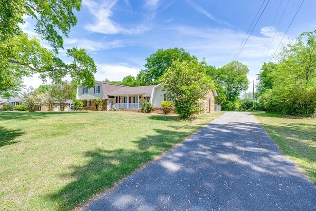 Building Photo - 1316 Rivermont Dr