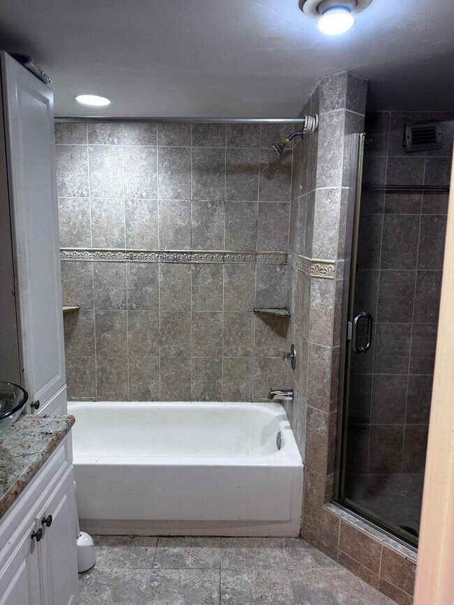 Building Photo - 6200 S Falls Cir Dr