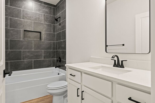 Building Photo - 18 Dumfries Ln