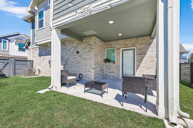 Building Photo - 21219 Fiery Skipper Dr