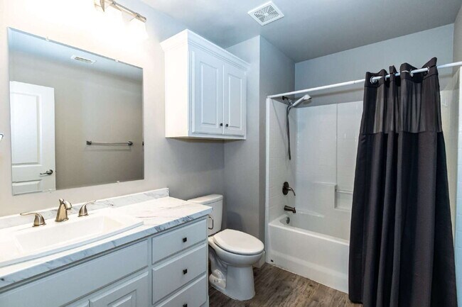 Building Photo - Cute Duplex in South Lubbock