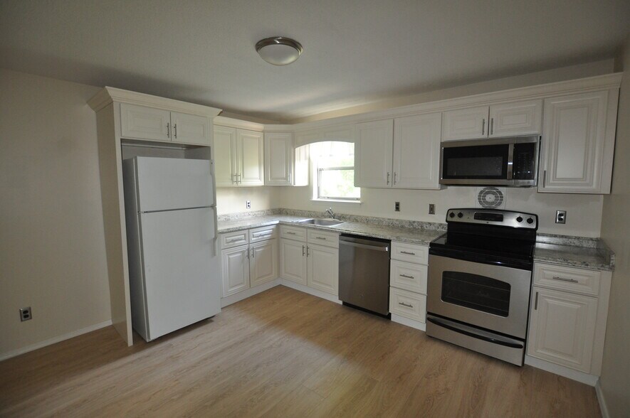 Building Photo - 2 Fairfield Ave