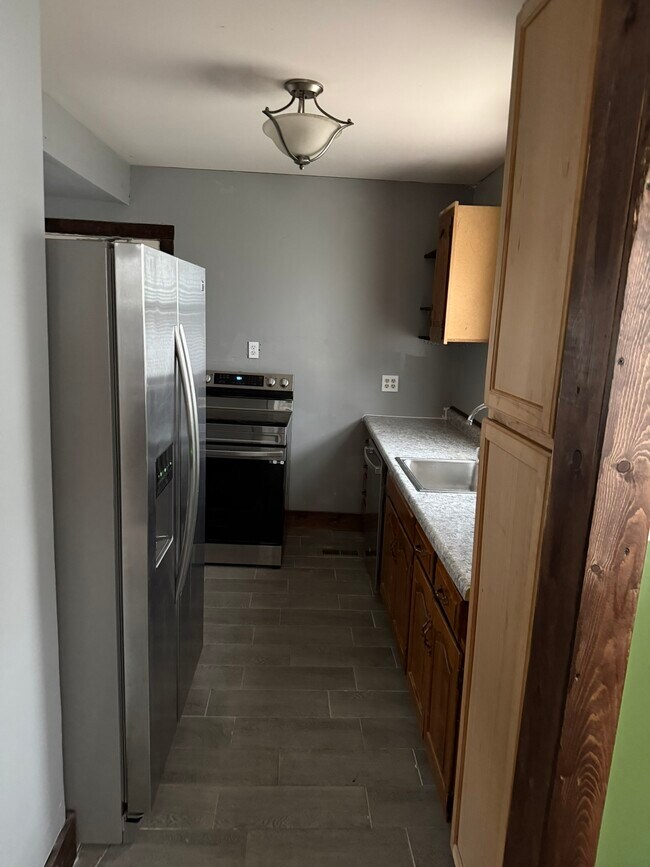 Building Photo - 1201 SW Garfield Ave