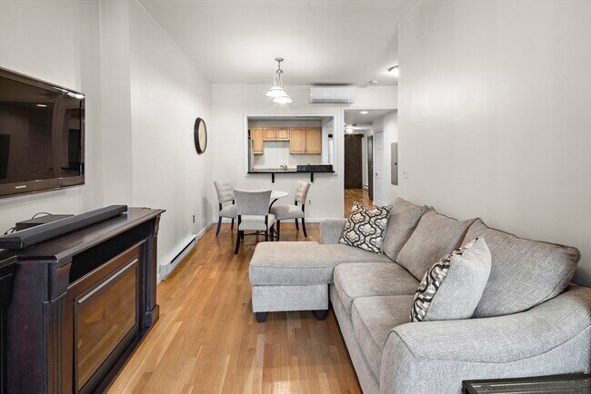 Building Photo - 41 Warren Ave