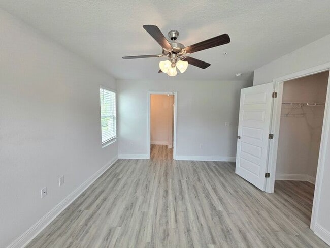 Building Photo - 8742 Meadow Flower Ln