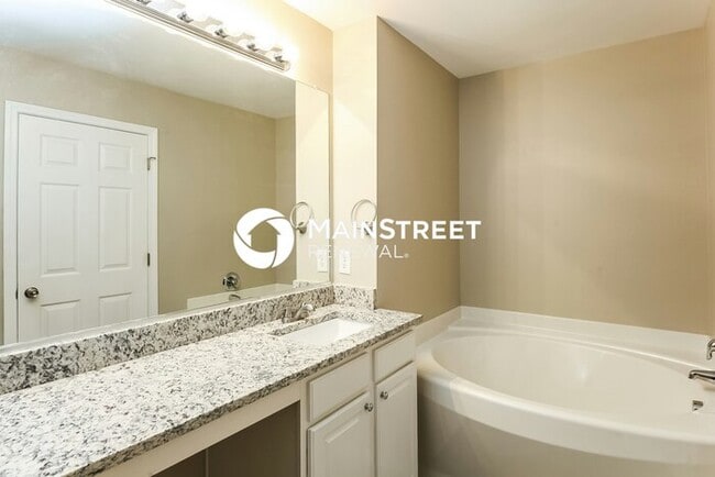 Building Photo - 3 Bedroom Pet-Friendly Home in Greensboro, NC with Main Street Renewal