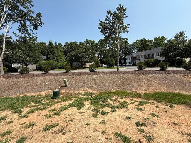 Building Photo - 110 Graystar Rd