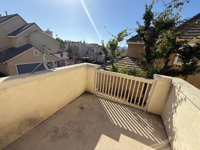 Building Photo - Spacious 3-Bedroom Home in the Andorra Community of Valencia!