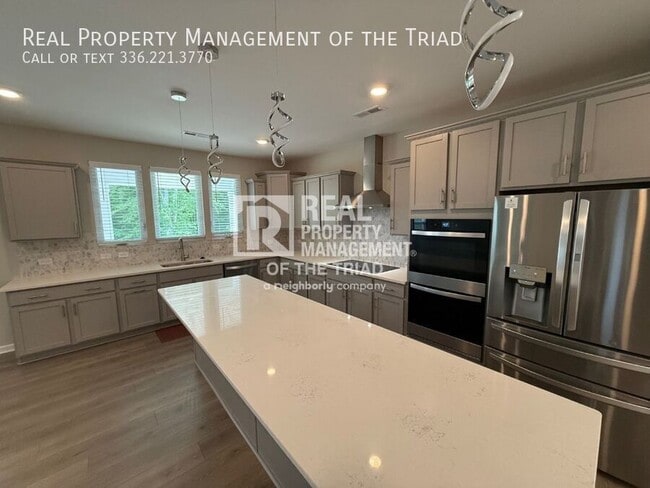 Building Photo - 2385 Dukes Hollow Ct