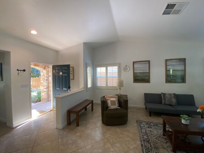 Building Photo - Gated Community of Grand Island in Seven Oaks 2 BD 2 BA Gorgeous House