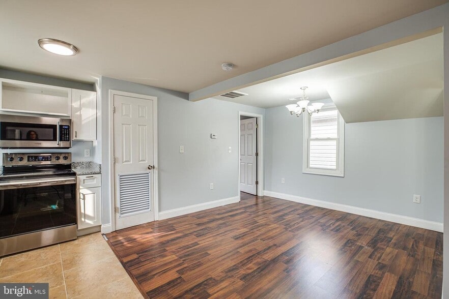 Dining Room - 269 4th Ave