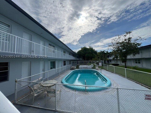 Building Photo - 4500 SW 67th Ave