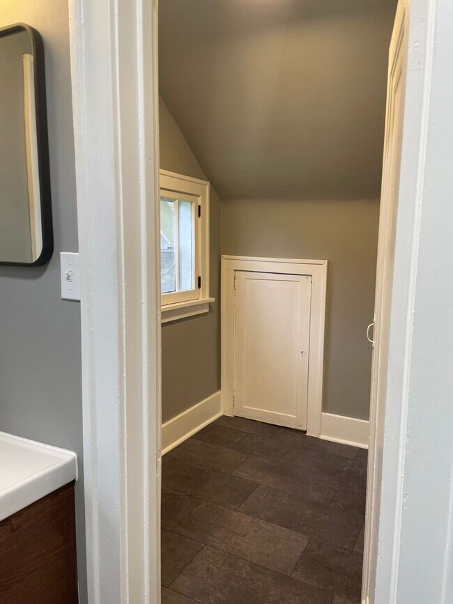 Building Photo - Four Bedroom Farmhouse on Three Acres