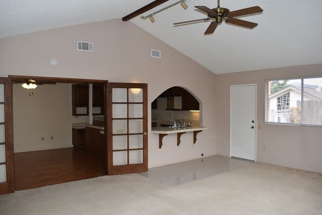Building Photo - Single Story 3 Bed 2 Bath Home in Poway- S...