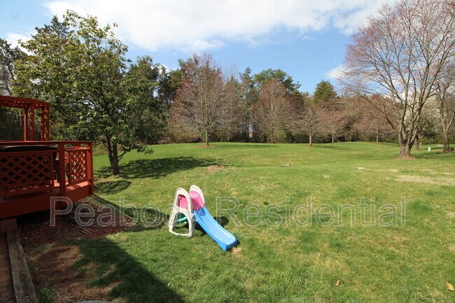 Building Photo - 21039 Emerson Ct