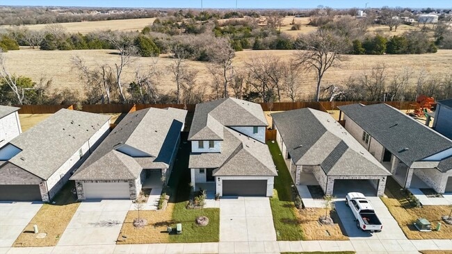 Building Photo - 5611 Chasewood Dr