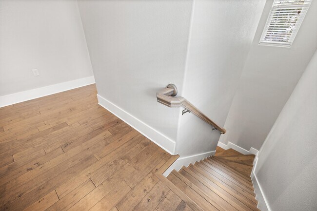 Building Photo - 56 Penelope St