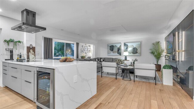 Building Photo - 3051 NE 47th Ct