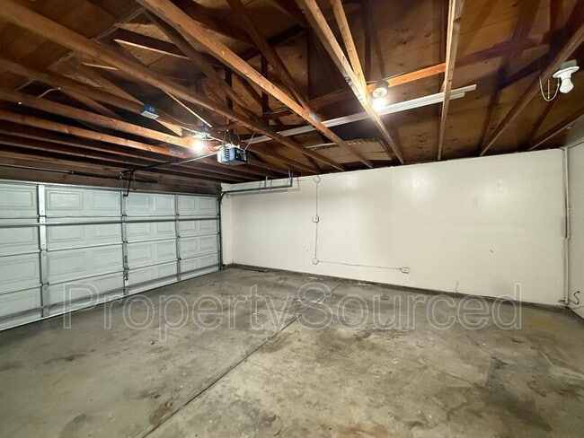 Building Photo - 426 J St