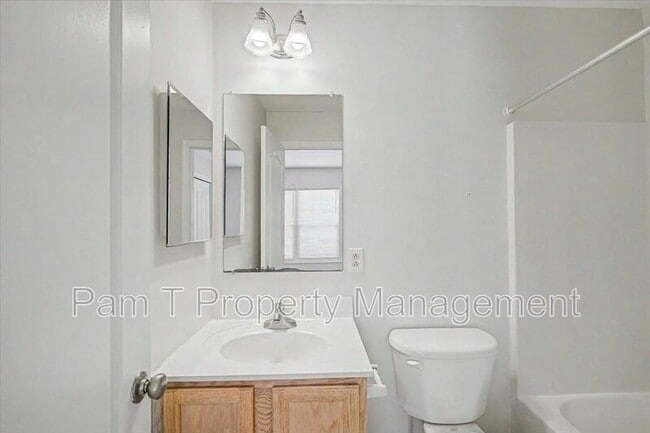 Building Photo - 1312 Dieter St