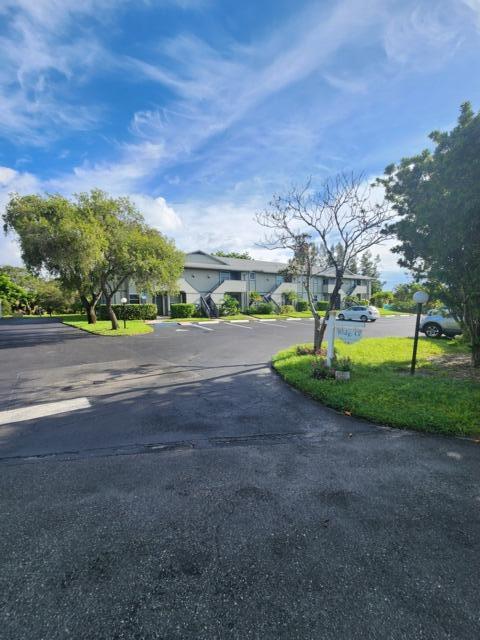 Building Photo - 8452 SE Croft Cir
