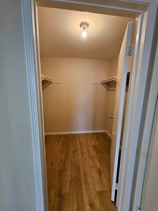 Building Photo - 2 BD/2BA Condo in the La Mesa Village