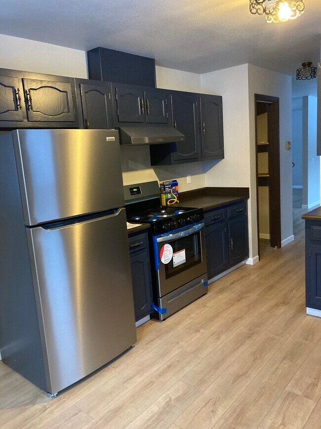 Building Photo - 1841 State St