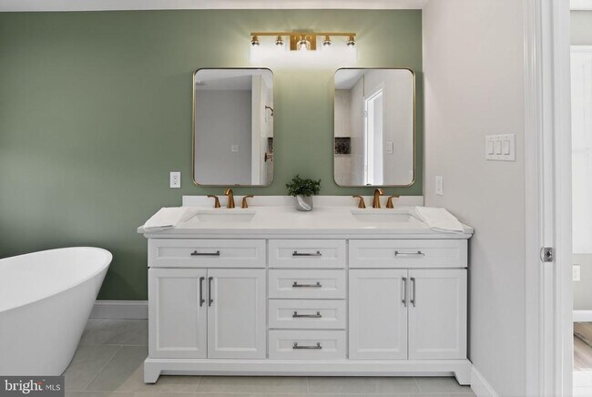 Building Photo - 208 Liberty Cir