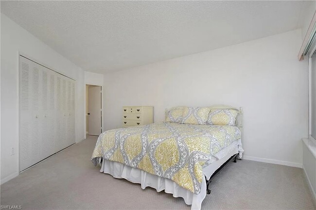 Building Photo - 955 Palm View Dr