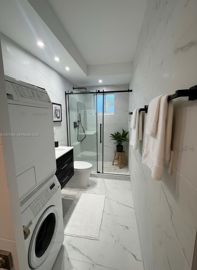 Building Photo - 1188 Marseille Dr