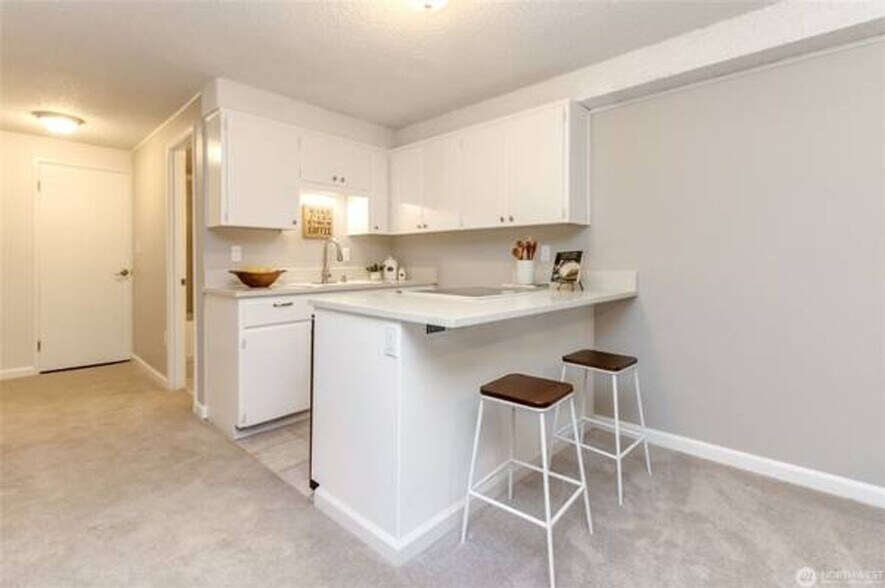 Building Photo - 30240 7th Ave S