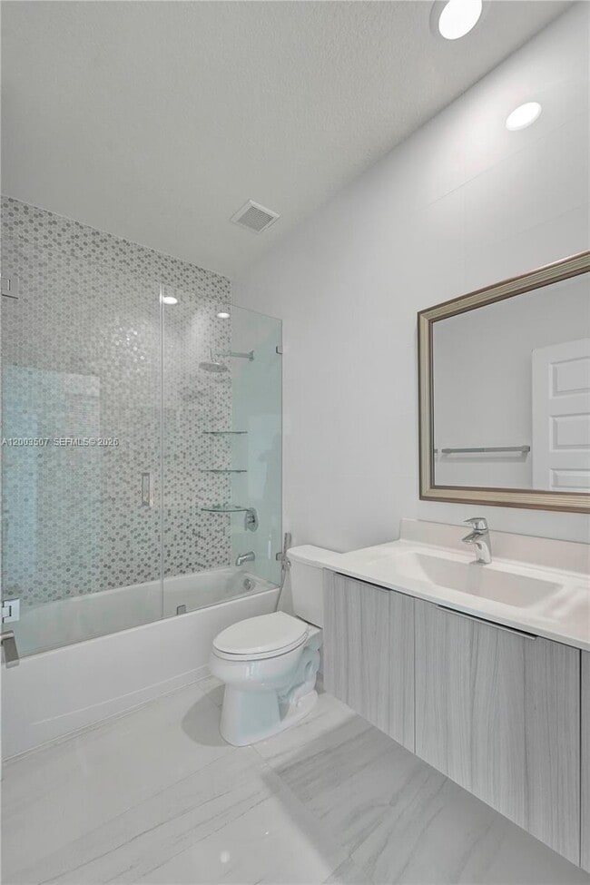 Building Photo - 10500 NW 78th Terrace