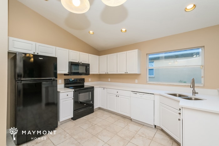 Building Photo - 2518 Clareside Dr