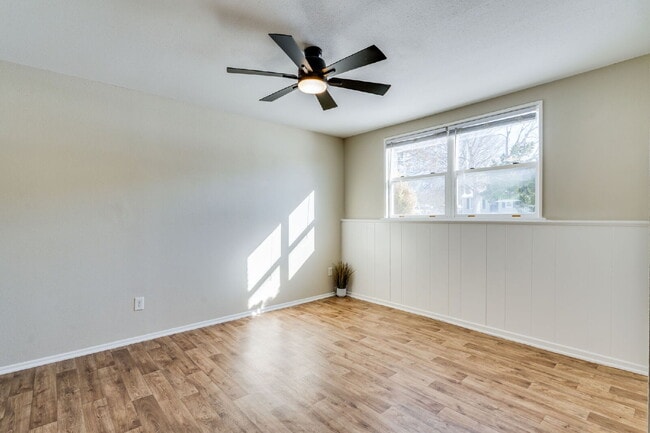 Building Photo - 713 N Dougherty Ave